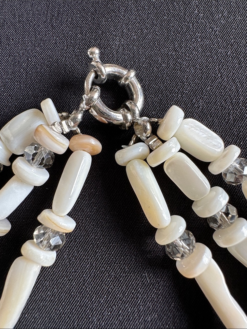 Mother of pearl EUC 3 stand necklace w/ clear acrylic accent beads - Picture 4 of 4